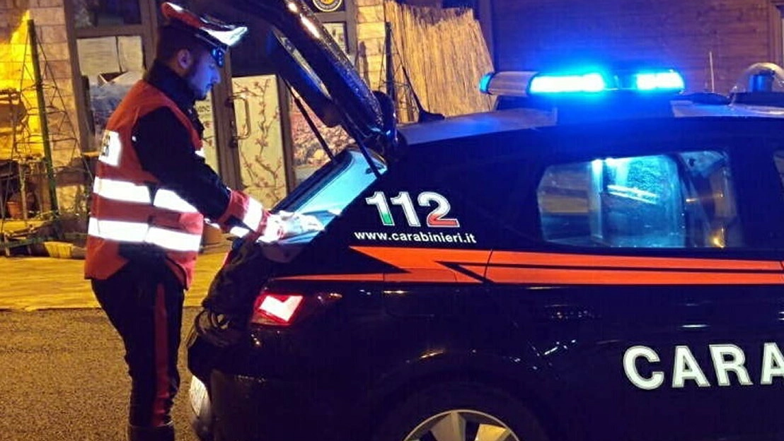 I carabinieri indagano sull'accaduto I carabinieri indagano sull'accaduto