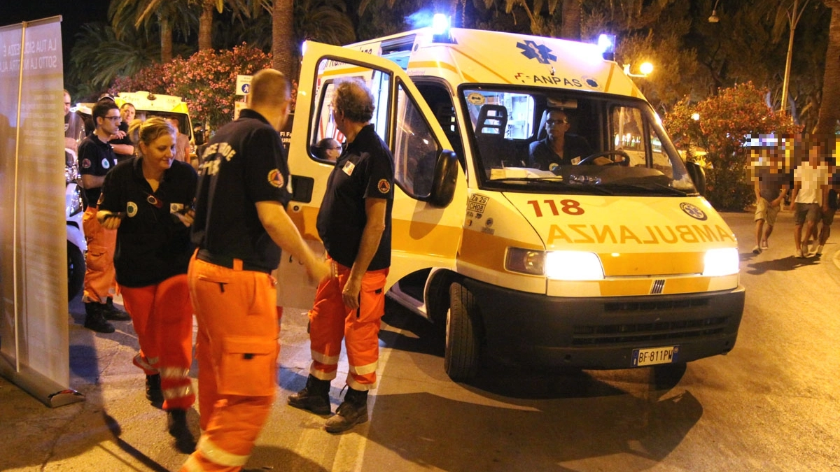 La violenza è scattata in via IV Novembre alle 22 di sabato. La ventenne vittima delle botte del ventitreenne tunisino La violenza è scattata in via IV Novembre alle 22 di sabato. La ventenne vittima delle botte del ventitreenne tunisino