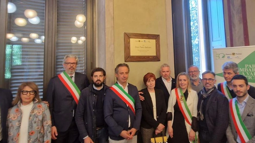 La sala del consiglio del Parco del Ticino è stata dedicata a Gianpietro Beltrami, ex presidente scomparso. Un omaggio emozionante per un uomo di grande determinazione e passione per l'ambiente.
