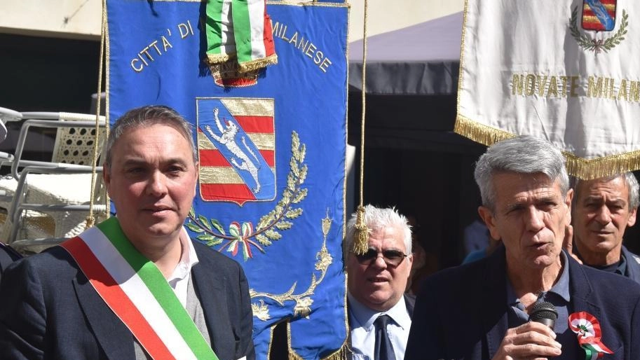 A sinistra il sindaco Gian Maria Palladino e a destra Sergio Giuntini presidente Anpi Novate