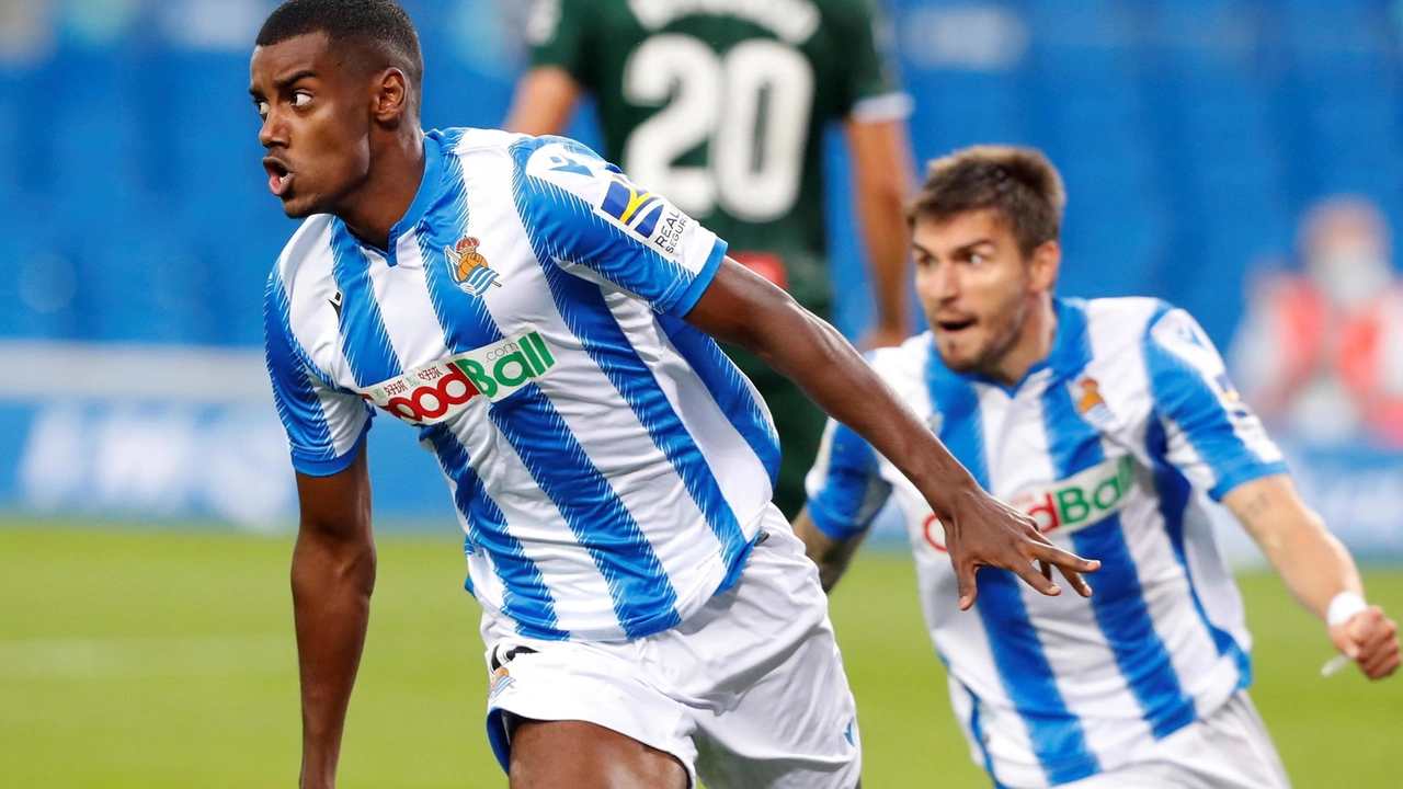 Liverpool, parte l'assalto ad Isak