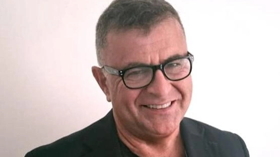 "La felicità non deve essere prerogativa di pochi, ma un diritto accessibile a tutti. Io sono felice se anche... "La felicità non deve essere prerogativa di pochi, ma un diritto accessibile a tutti. Io sono felice se anche...