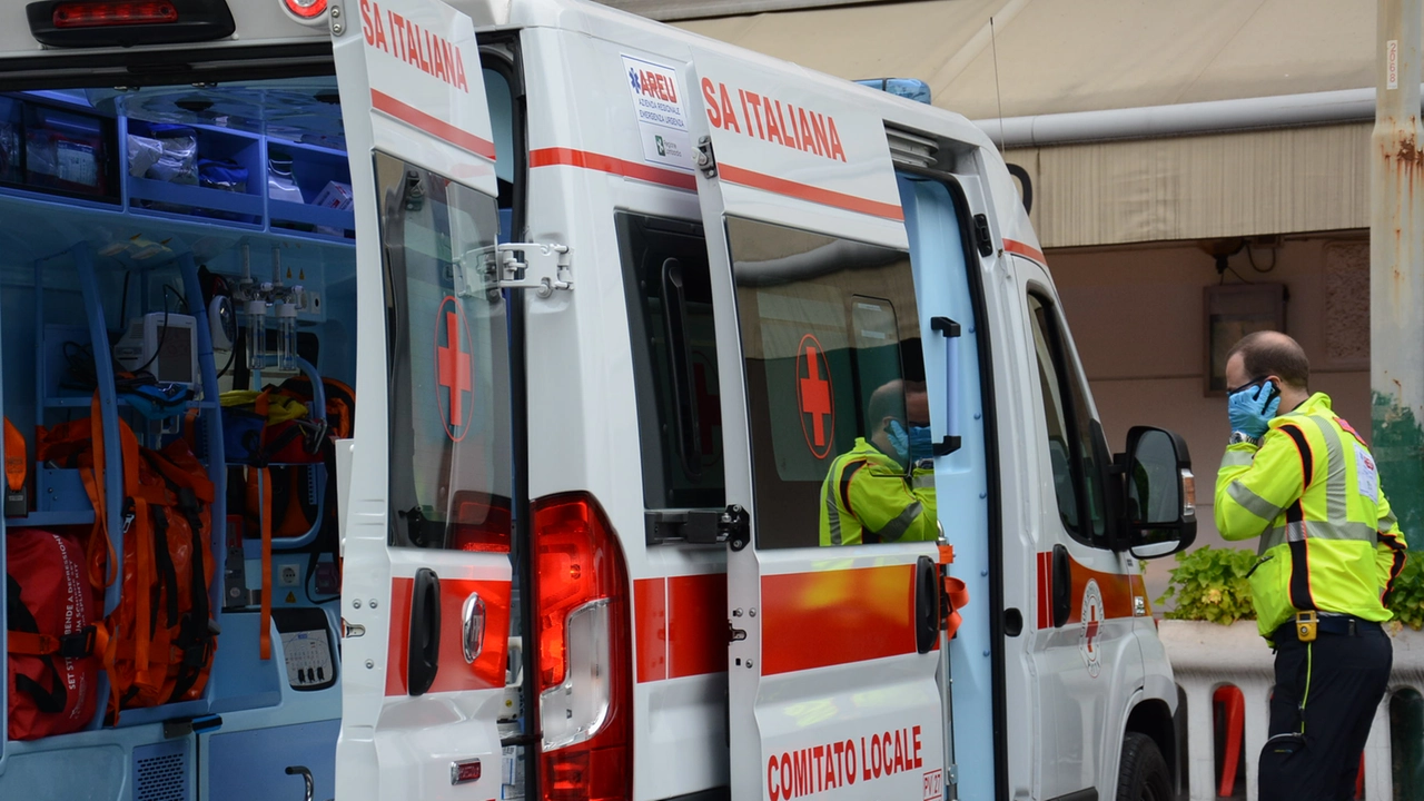 Ambulanza (Archivio) Ambulanza (Archivio)