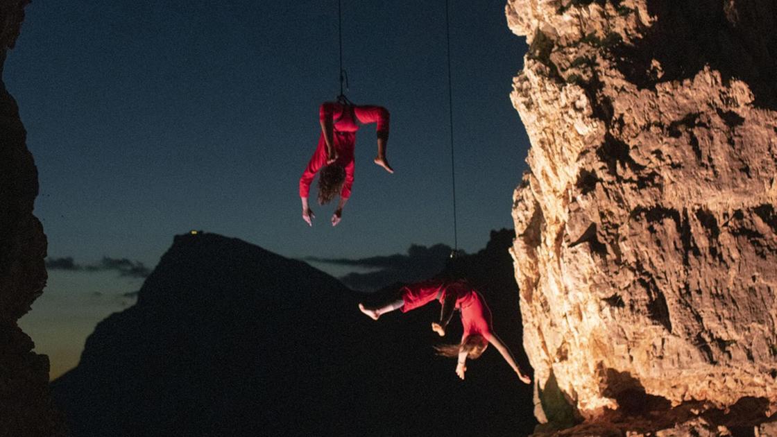 como 200 au bout des doigts quando il circo alpinismo d224 spettacolo