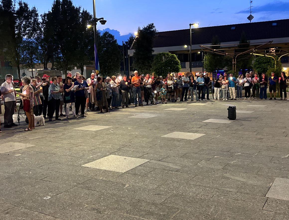 Arese, 200 persone in piazza per fermare il massacro di Gaza Arese, 200 persone in piazza per fermare il massacro di Gaza