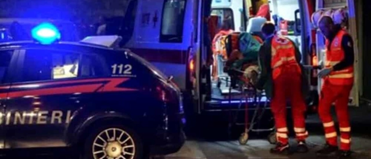 Corvino San Quirico, nella lite in strada spunta un coltello: due feriti in ospedale