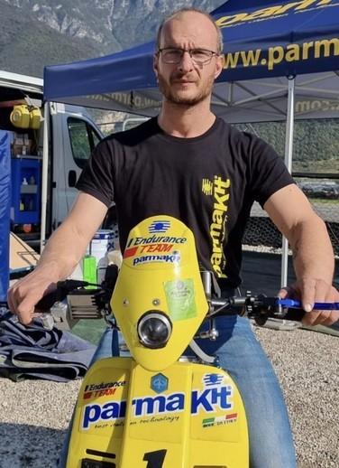 Trionfo sulla Vespa in Austria per il pilota cremasco Cagni Trionfo sulla Vespa in Austria per il pilota cremasco Cagni