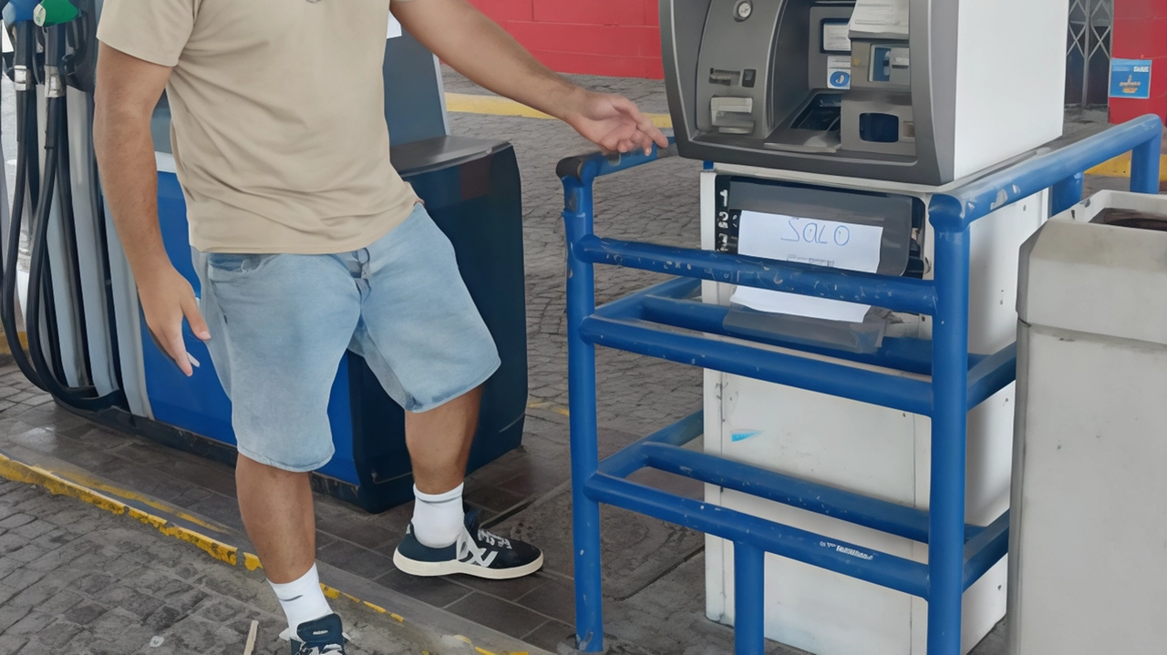 BEREGUARDO (Pavia) Non è pericoloso come l’esplosivo, usato per far saltare gli sportelli automatici di banche e poste, ma anche l’uso...