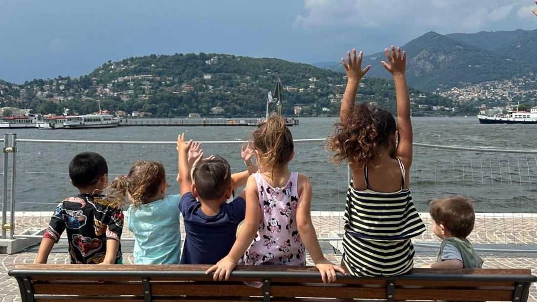 I bimbi del progetto Icam in vacanza al lago di Como: per tanti di loro era la prima volta fuori da Milano I bimbi del progetto Icam in vacanza al lago di Como: per tanti di loro era la prima volta fuori da Milano