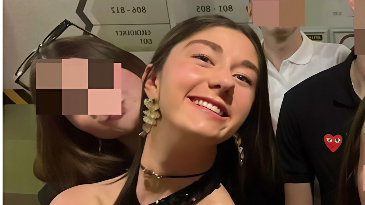Laura Barbier, la ragazza belga che ha denunciato di essere stata vittima di molestie Laura Barbier, la ragazza belga che ha denunciato di essere stata vittima di molestie