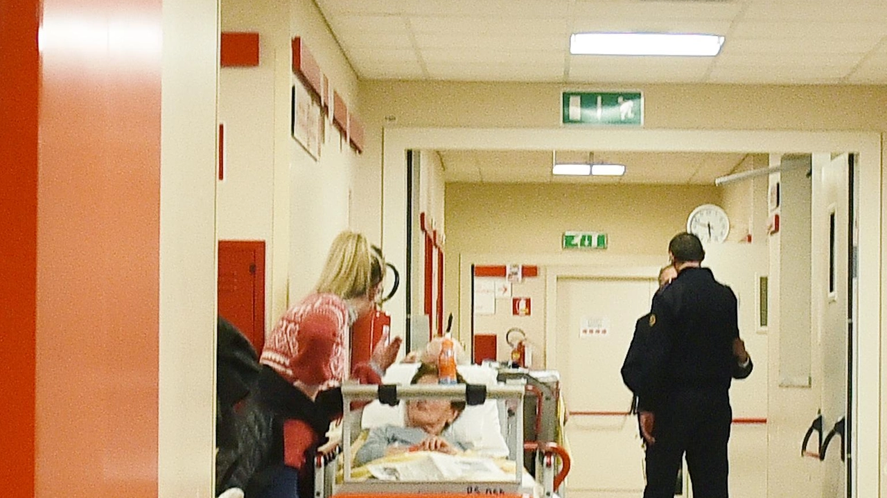 La donna sarebbe giunta al pronto soccorso dopo essere stata colpita da un malore La donna sarebbe giunta al pronto soccorso dopo essere stata colpita da un malore