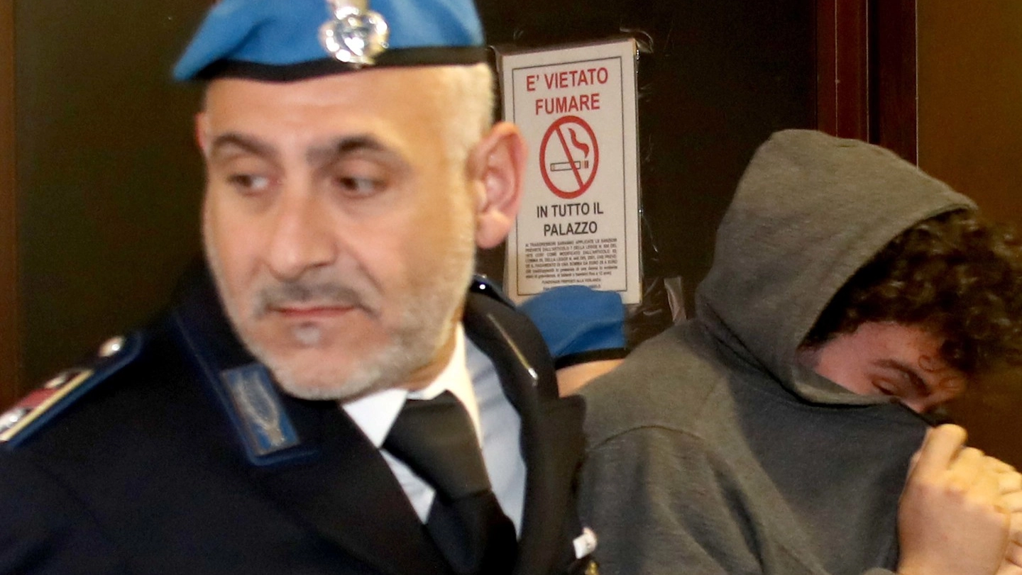 Luca Iannello all'interrogatorio di garanzia di martedì 9 aprile