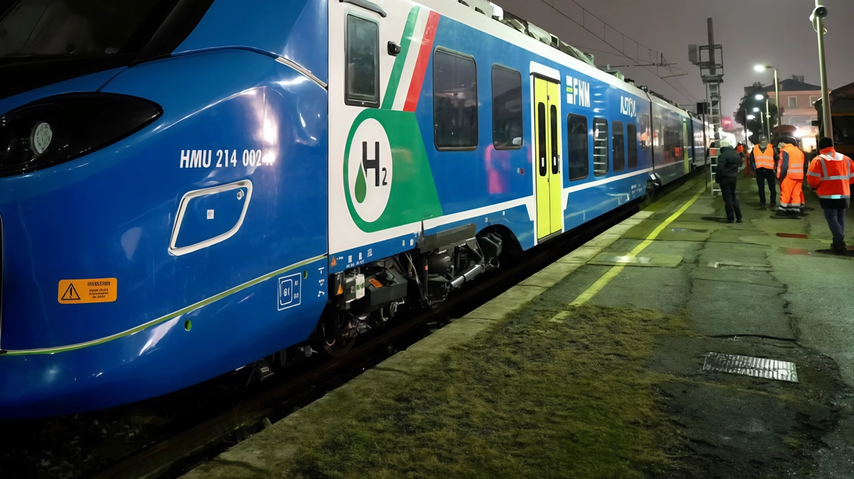 L’inaugurazione avvenuta nel febbraio scorso del primo treno ad idrogeno che sarà operativo nella primavera del 2026
