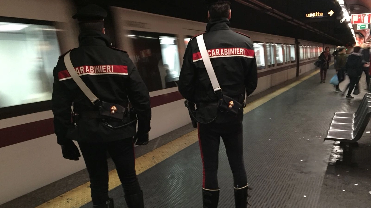 Carabinieri in azione a Roma Carabinieri in azione a Roma