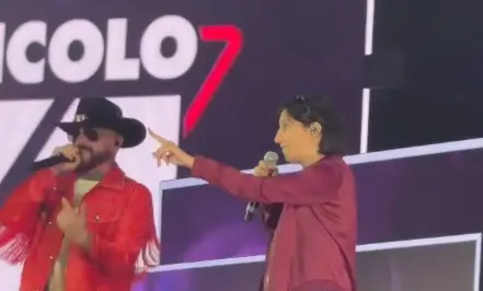 Elly Schlein canta al concerto degli Articolo 31 ad Assago: il rap della segretaria Pd con J-Ax