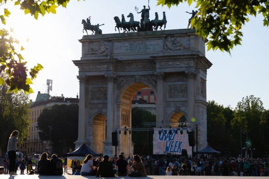 La Crazy Run, all'interno della Crazy Week che proseguirà fino al 30 maggio, si corre oggi 25 maggio con partenza dall'Arco della Pace