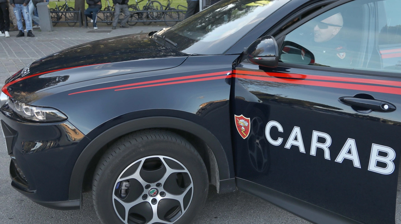 Carabinieri in azione (foto di archivio Corelli) Carabinieri in azione (foto di archivio Corelli)