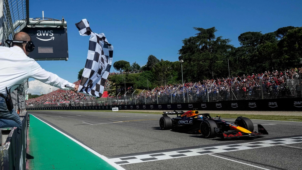 F1 Gp Imola 2025, vince Verstappen. Grande rimonta delle Ferrarri: Hamilton 4°, Leclerc 6°