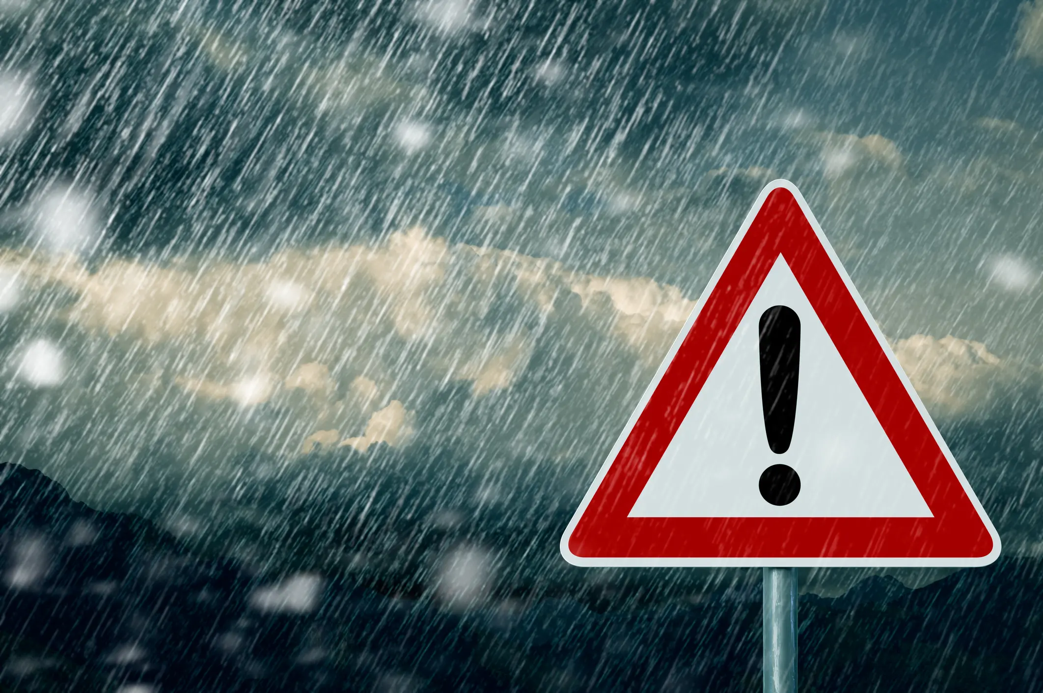 Maltempo, la sfuriata dei temporali colpirà anche la Lombardia. Poi il caldo africano