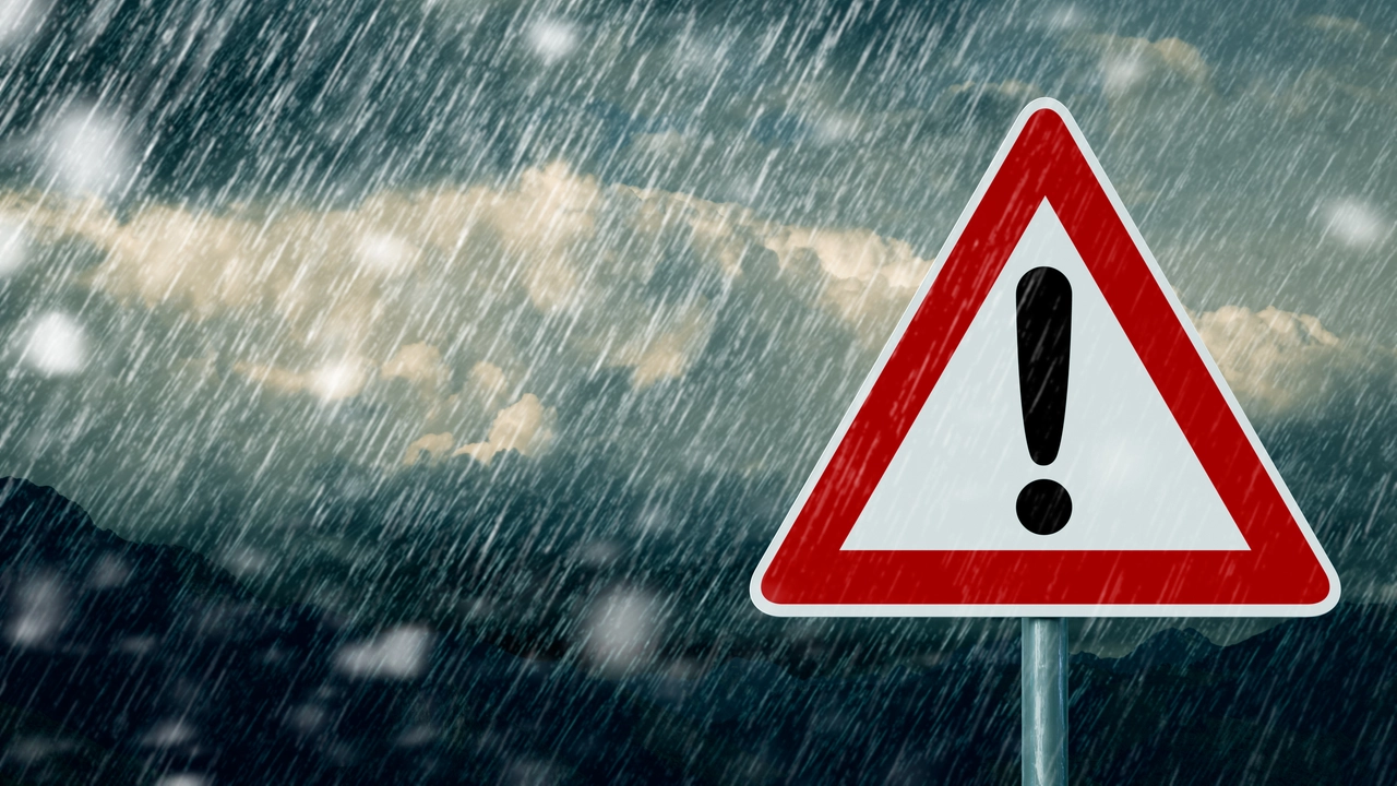 Maltempo, la sfuriata dei temporali colpirà anche la Lombardia. Poi il caldo africano