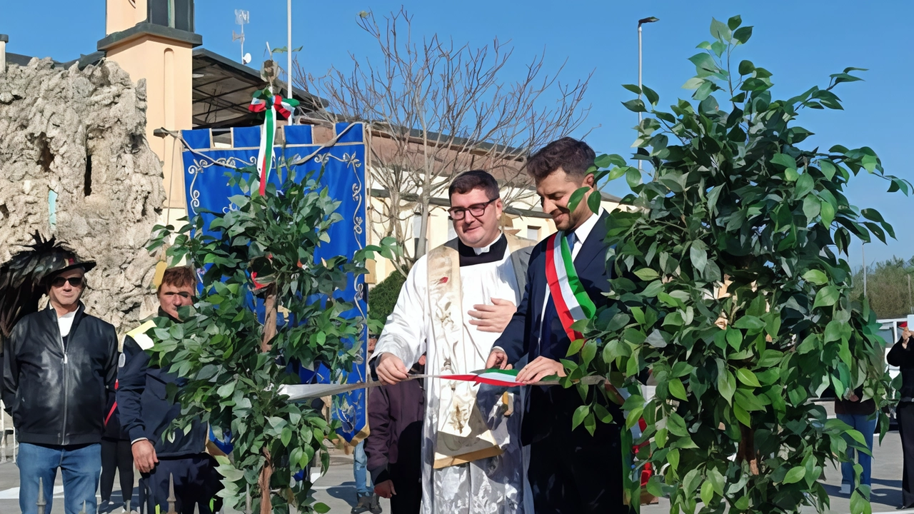 L'amministrazione di Maleo conclude i lavori di riqualificazione della piazza IV Novembre in occasione dei festeggiamenti dell'unità nazionale. Un intervento finanziato con fondi pubblici per valorizzare il centro storico del paese. L'amministrazione di Maleo conclude i lavori di riqualificazione della piazza IV Novembre in occasione dei festeggiamenti dell'unità nazionale. Un intervento finanziato con fondi pubblici per valorizzare il centro storico del paese.