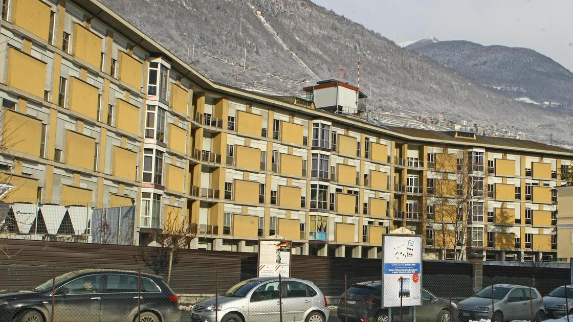 Non solo il Morelli: "Ampliate l’ospedale" Non solo il Morelli: "Ampliate l’ospedale"