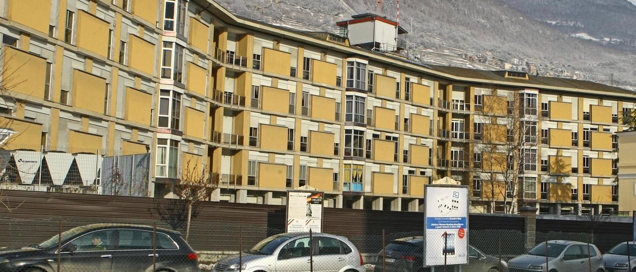 Non solo il Morelli: "Ampliate l’ospedale"