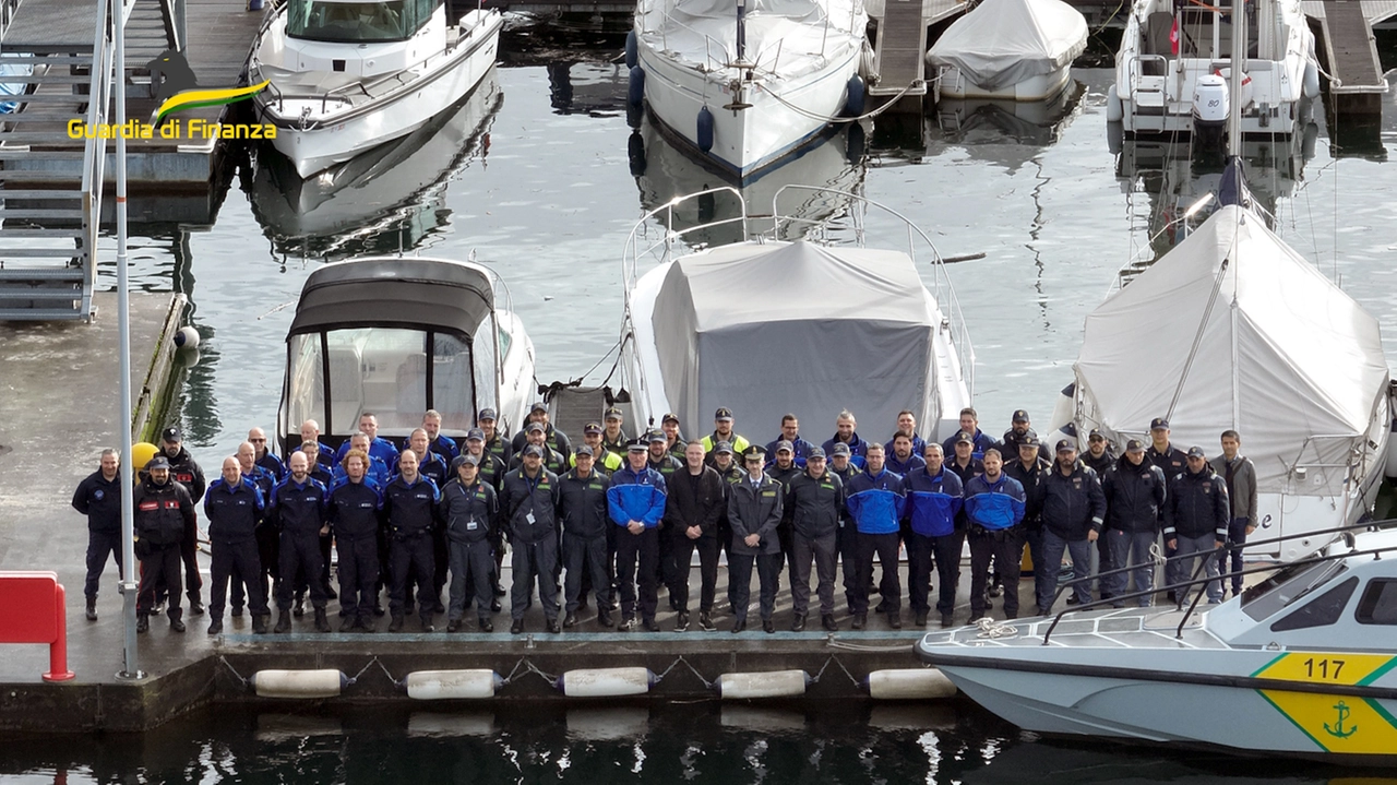 Il gruppo interforze italo svizzero Il gruppo interforze italo svizzero