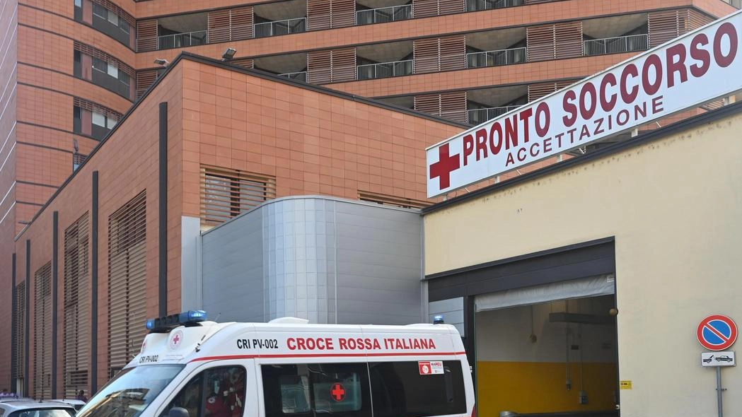 Menaggio, la Regione ha scongiurato lo smantellamento del polo di emergenza dell’ospedale. Gli operatori, però, rinunciano agli incarichi. "Le case sono costose e a misura di turista". Menaggio, la Regione ha scongiurato lo smantellamento del polo di emergenza dell’ospedale. Gli operatori, però, rinunciano agli incarichi. "Le case sono costose e a misura di turista".