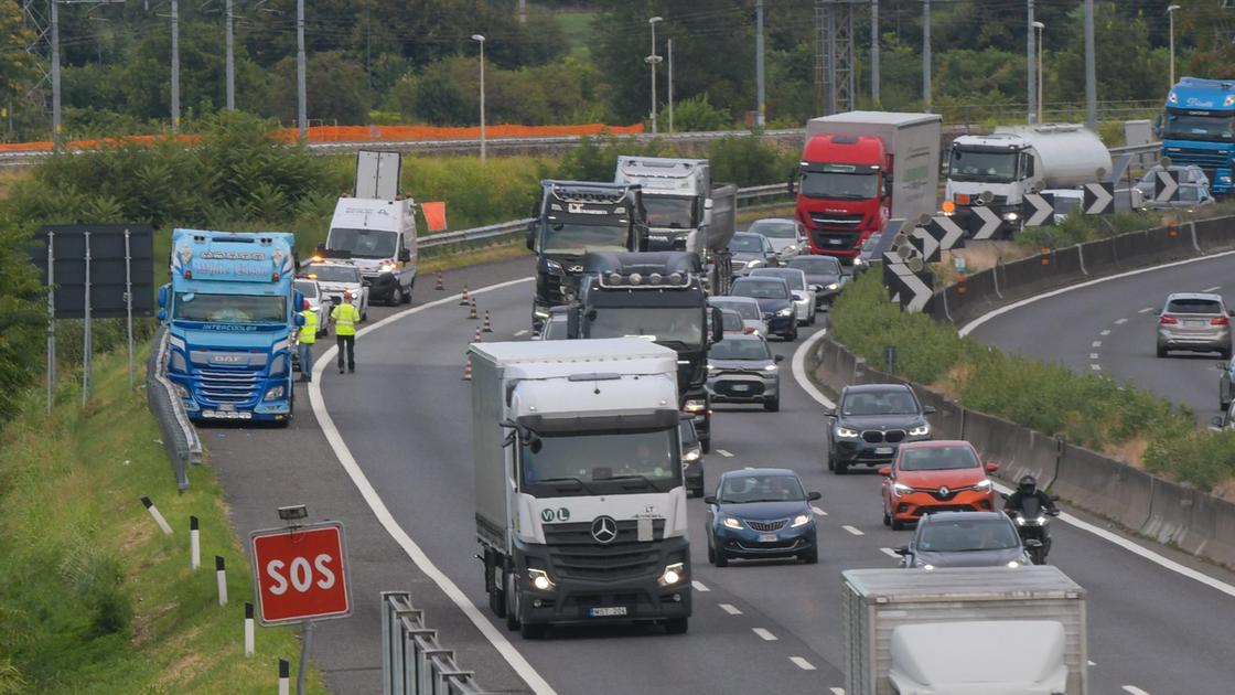 incidente sull8217autostrada a4 a san donato 40enne in gravi condizioni