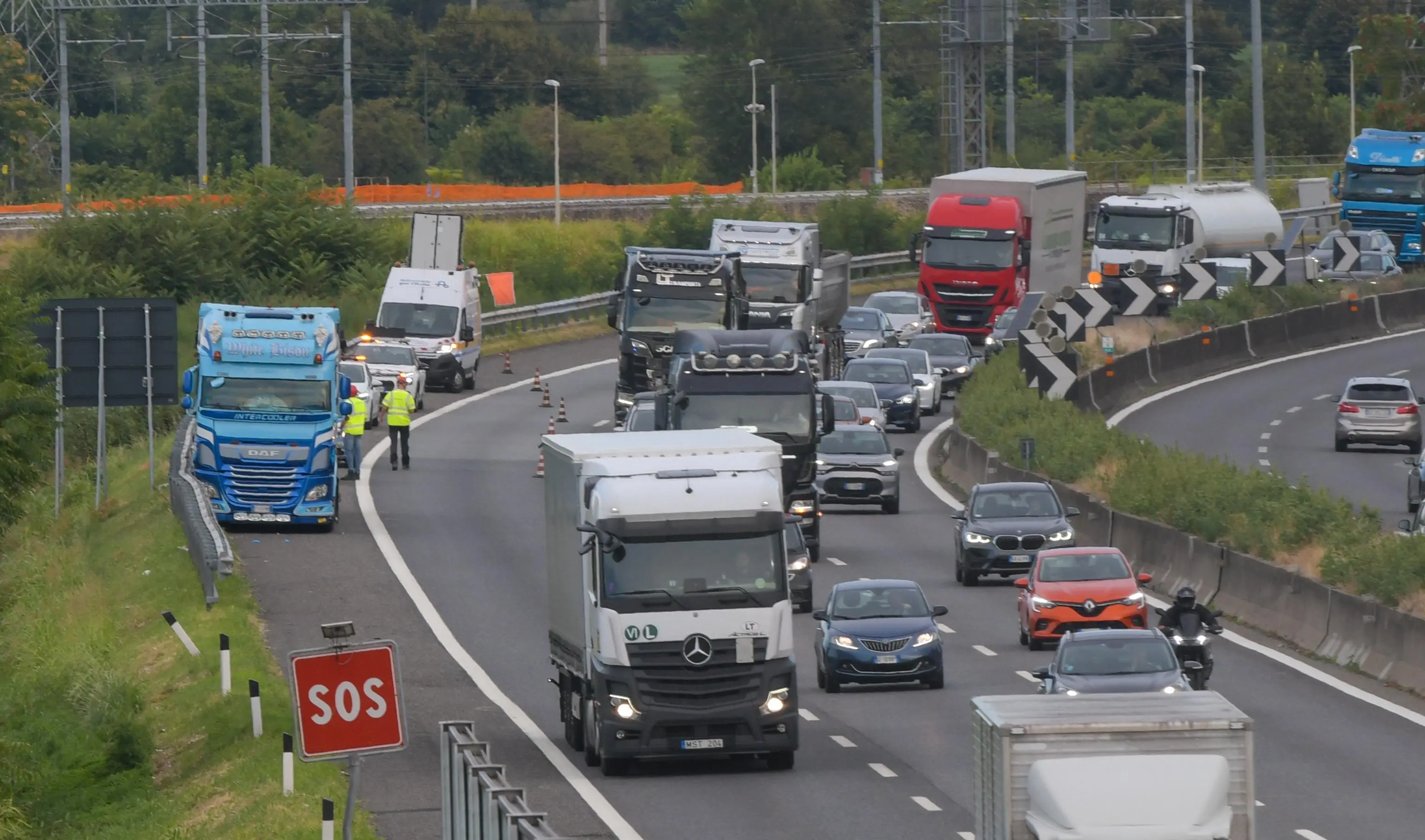 Incidente sull’Autostrada A1 a San Donato, 40enne in gravi condizioni