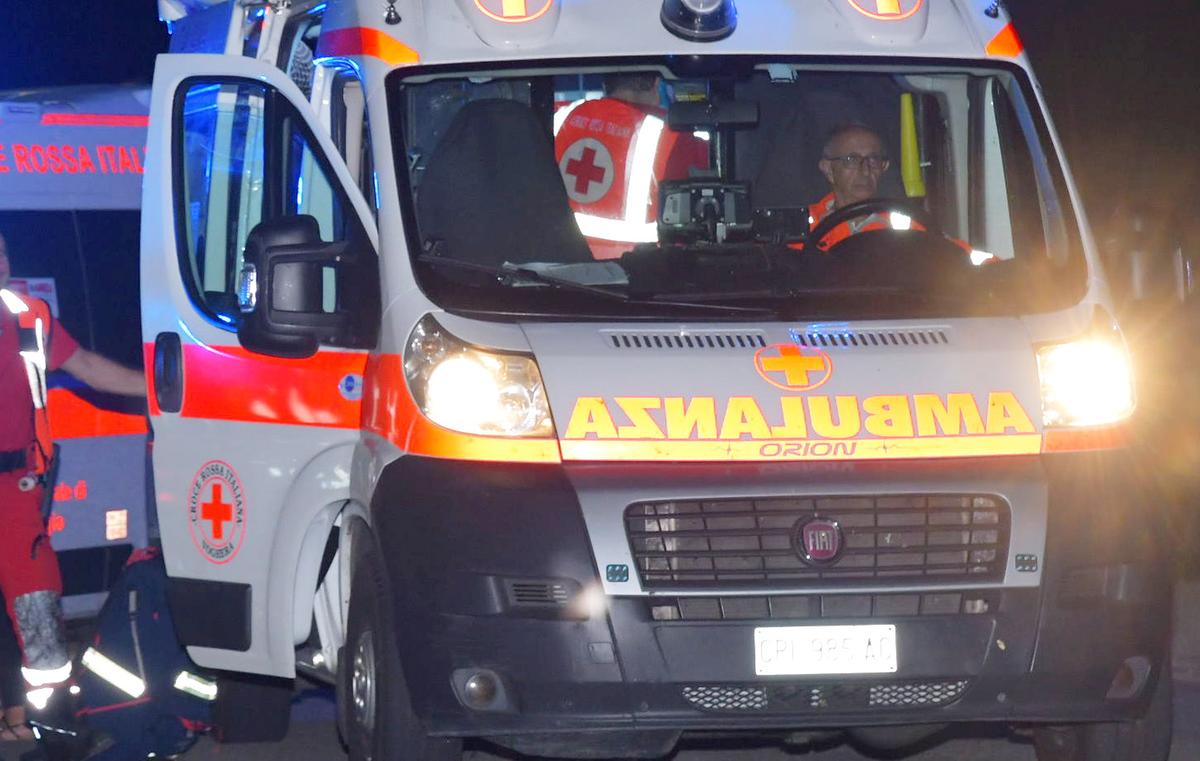 Bergamo, rissa a cocci di bottiglia in via Quarenghi: gravissimo un 32enne