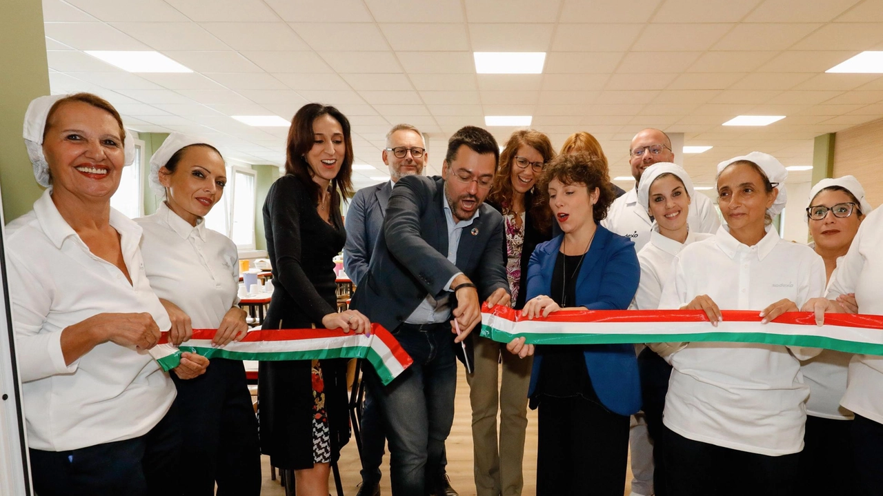 L’inaugurazione della mensa scolastica alla Rodari a Legnano una delle scuole elementari coinvolte nella rivoluzione avviata dal gestore Sodexo L’inaugurazione della mensa scolastica alla Rodari a Legnano una delle scuole elementari coinvolte nella rivoluzione avviata dal gestore Sodexo