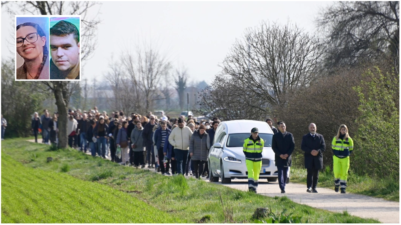 Cavernago, il corteo funebre per salutare Riccardo e Nora