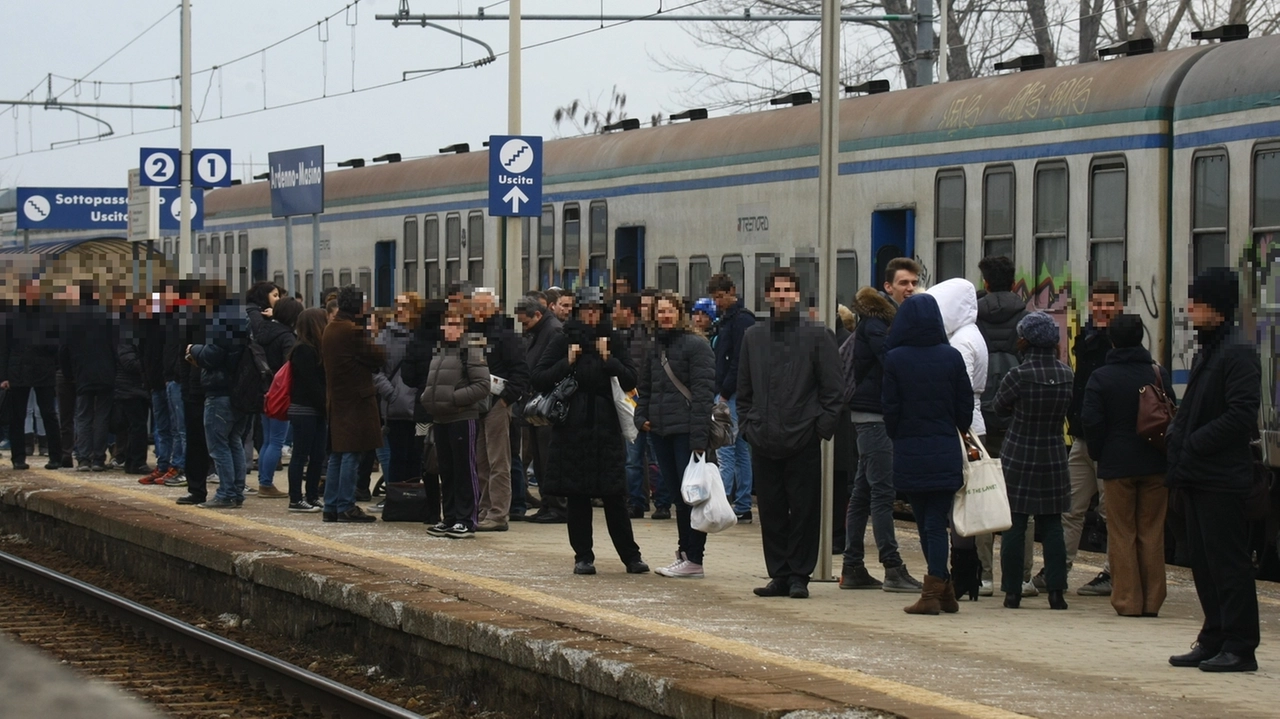 Pendolari in stazione