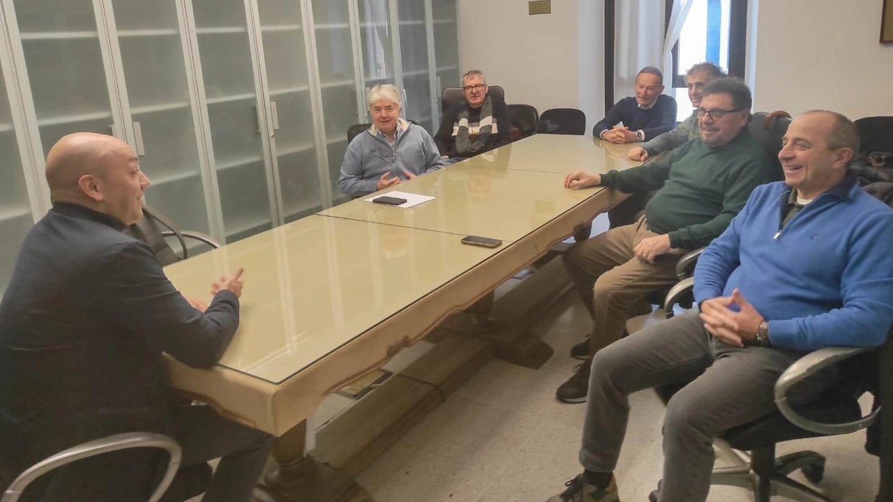 Un momento del confronto in Municipio tra la Giunta e i residenti Un momento del confronto in Municipio tra la Giunta e i residenti