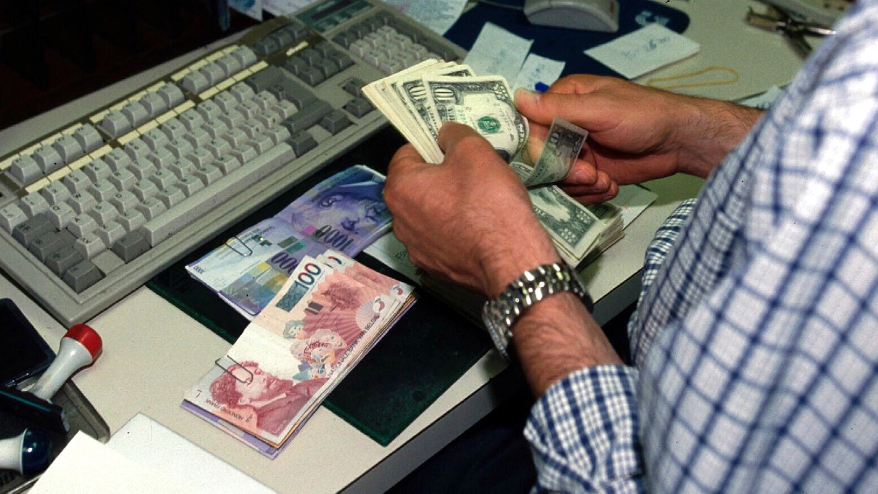 Le attività che si occupano di trasferimento di denaro sono fra le più bersagliate dalle rapine Le attività che si occupano di trasferimento di denaro sono fra le più bersagliate dalle rapine