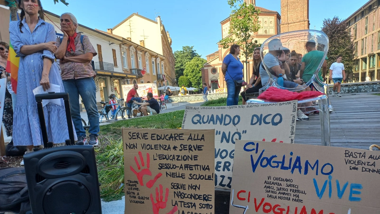 Educare alla non violenza: uno degli slogan che hanno fatto da filo conduttore alla manifestazione