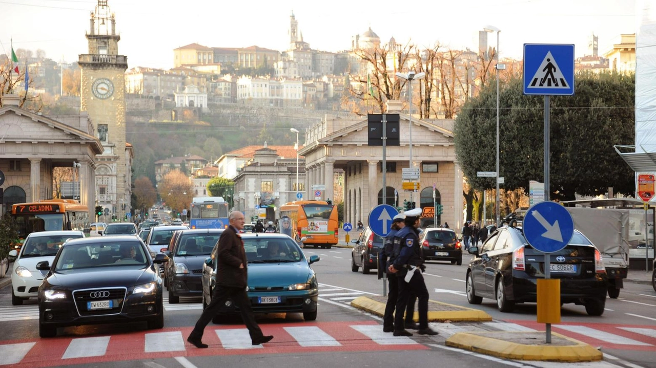 L’obiettivo di Palazzo Frizzoni è portare le Zone 30 in città dall’attuale 70 per cento fino all’87 per cento L’obiettivo di Palazzo Frizzoni è portare le Zone 30 in città dall’attuale 70 per cento fino all’87 per cento