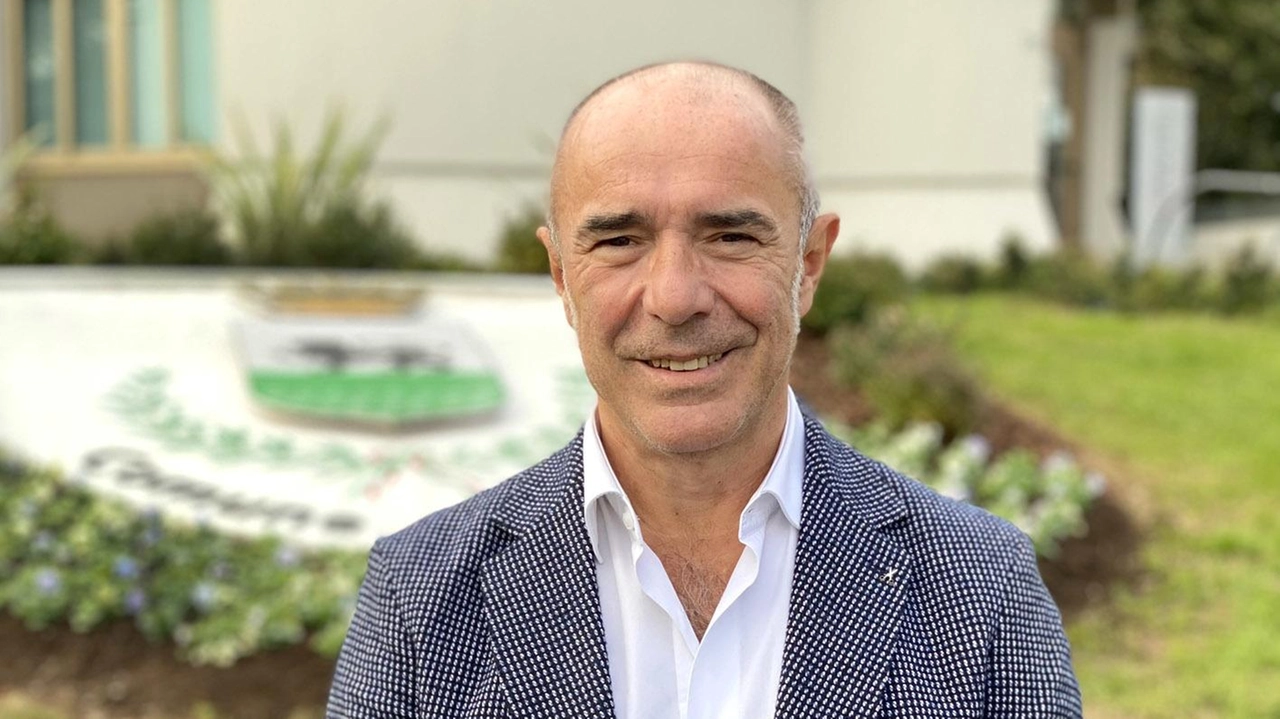 Decretati tre giorni di lutto cittadino: il sindaco Gianni Ferretti avrebbe compiuto 61 anni il 29 dicembre I funerali si terranno sabato mattina alle 10 nella chiesa di Sant’Angelo Decretati tre giorni di lutto cittadino: il sindaco Gianni Ferretti avrebbe compiuto 61 anni il 29 dicembre I funerali si terranno sabato mattina alle 10 nella chiesa di Sant’Angelo