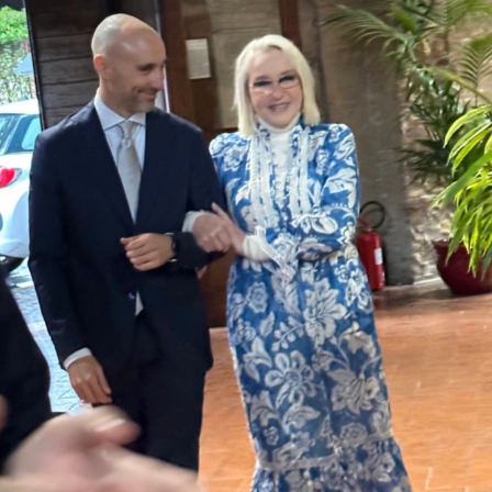 Andrea Rizzoli, figlio di Eleonora Giorgi e Angelo Rizzoli, accompagnato all'altare dalla madre
