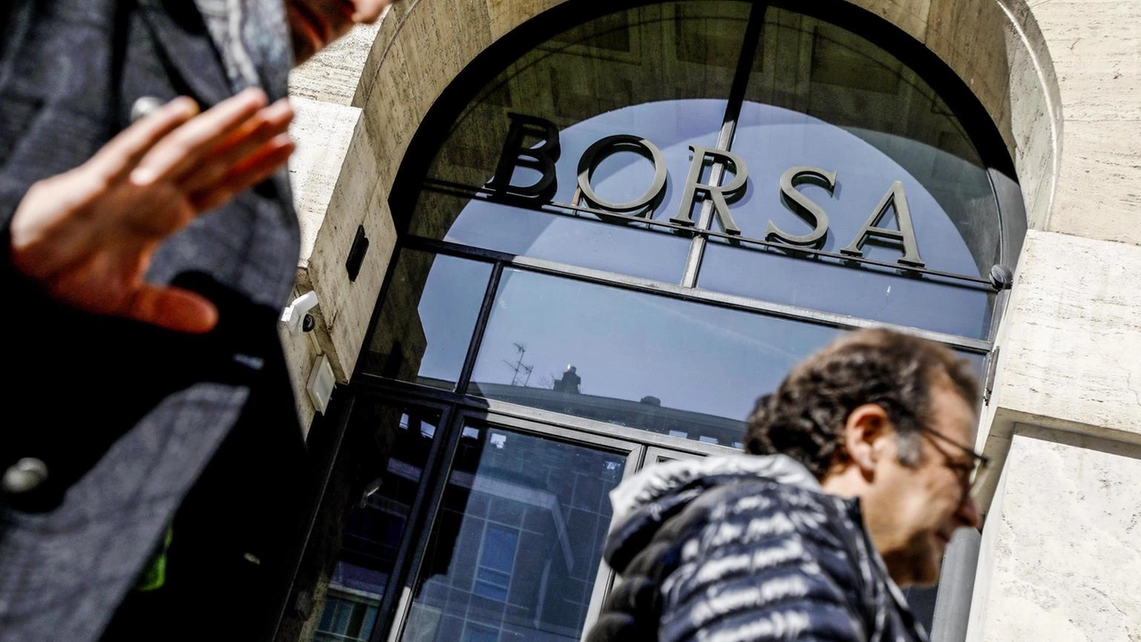 I conti pesano su Piazza Affari. Microsoft supera i 4 trilioni I conti pesano su Piazza Affari. Microsoft supera i 4 trilioni