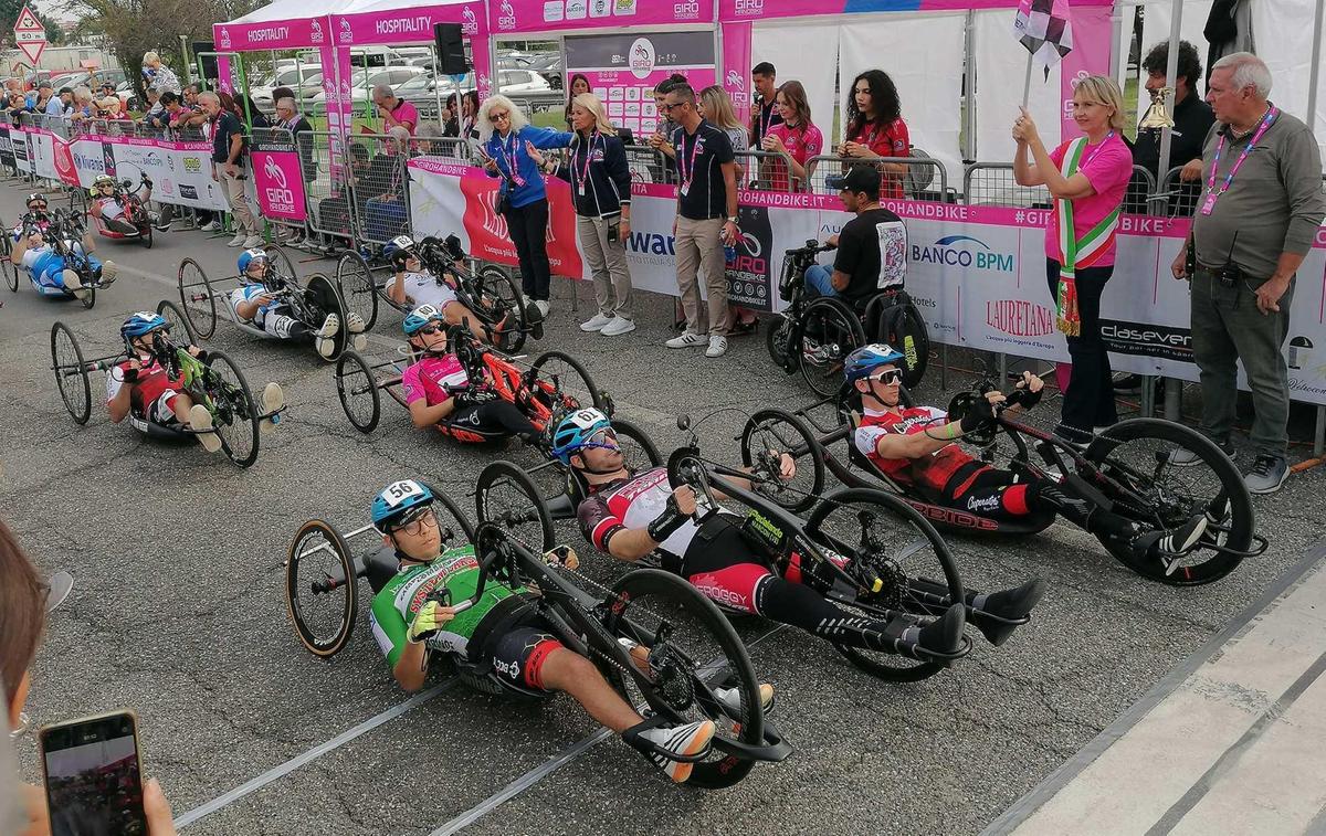 Pioltello, passa il Giro Handbike: “Qui la lezione dei veri campioni”