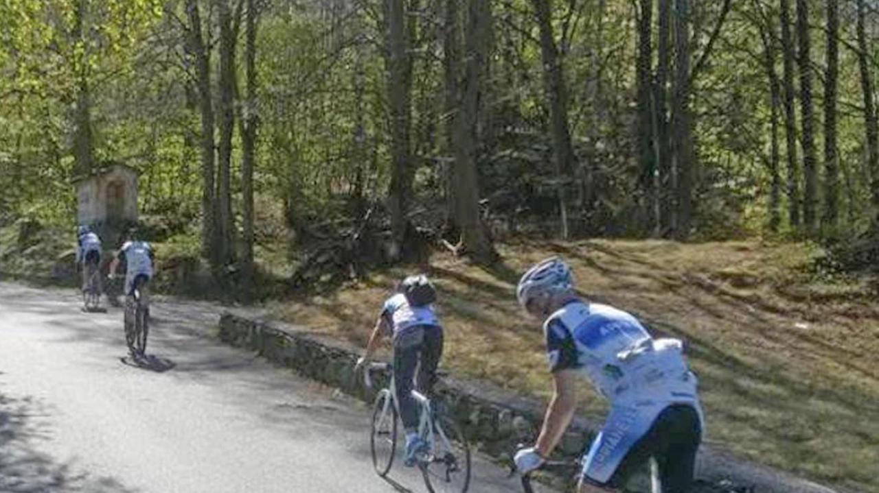 Il Giro E (bici elettriche) transiterà sul Mortirolo "classico" e "storico", salendo cioè da Mazzo in Valtellina, ma la... Il Giro E (bici elettriche) transiterà sul Mortirolo "classico" e "storico", salendo cioè da Mazzo in Valtellina, ma la...