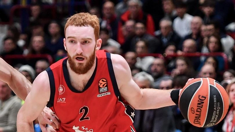 Nico Mannion in palleggio contro il Real Madrid nella gara d’esordio con l’Olimpia