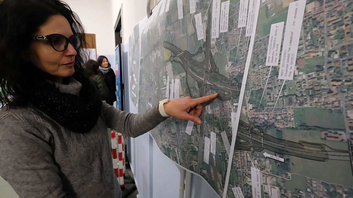 La tratta C di autostrada Pedemontana presentato nei mesi scorsi alla città In alto il cantiere della metrotranvia Milano-Seregno La tratta C di autostrada Pedemontana presentato nei mesi scorsi alla città In alto il cantiere della metrotranvia Milano-Seregno