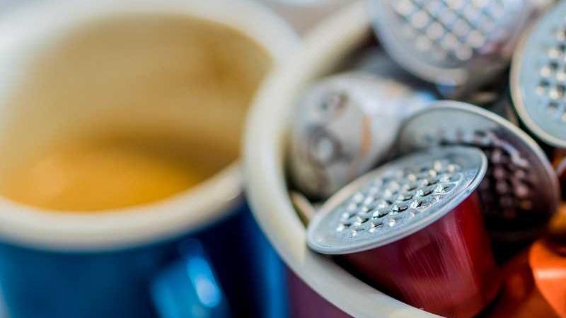 capsule nespresso il riciclo a domicilio debutta a milano si stima la raccolta di 80 tonnellate tra involucri di alluminio e caff232 esausto