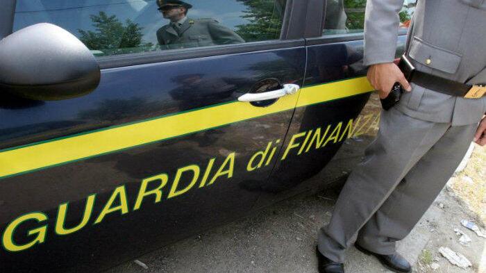 Lomazzo, l’ex vicesindaco indagato per spaccio: sequestrati droga e farmaci
