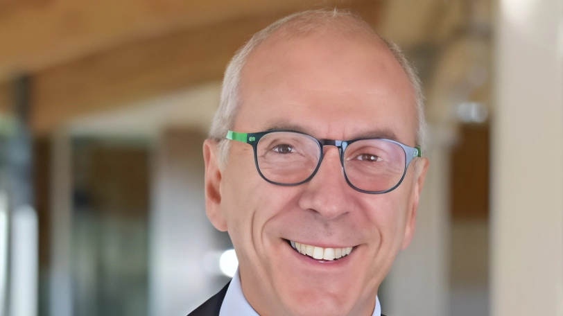 L’analisi di Fabio Corno, docente di Economia alla Bicocca di Milano "Aprire alla Cina un errore, ma ora è tardi. Puntiamo su altri settori". L’analisi di Fabio Corno, docente di Economia alla Bicocca di Milano "Aprire alla Cina un errore, ma ora è tardi. Puntiamo su altri settori".