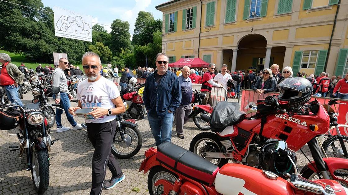Sfila la passione a due ruote. Gilera, un’emozione senza tempo. La leggenda accende i motori